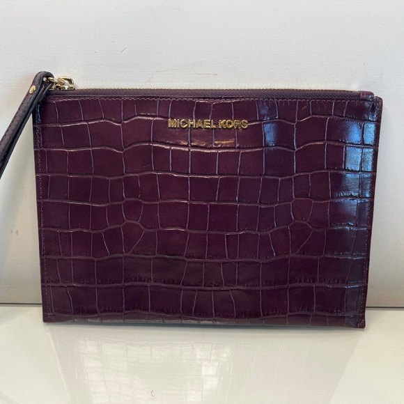 Michael Kors Jet Set Travel Damson Plum Crocodile Embossed Leather Wristlet - Picture 1 of 16